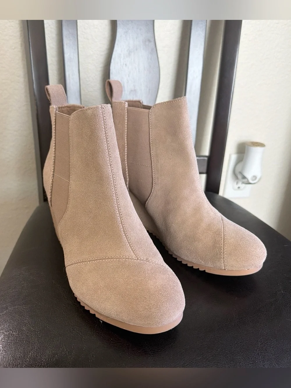 Toms Women's Suede Chelsea Booties in Light Taupe